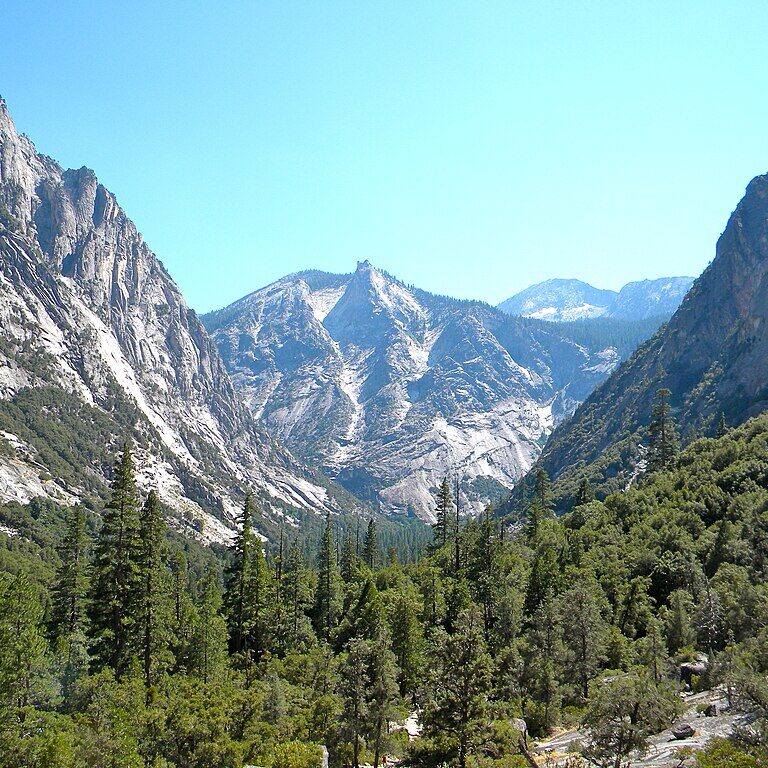 Kings Canyon National Park, California - Attributed to Crd637 through Creative commons